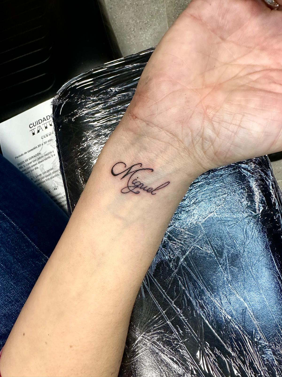 Nombre en cursiva — Tatuaje Getafe Leyenda